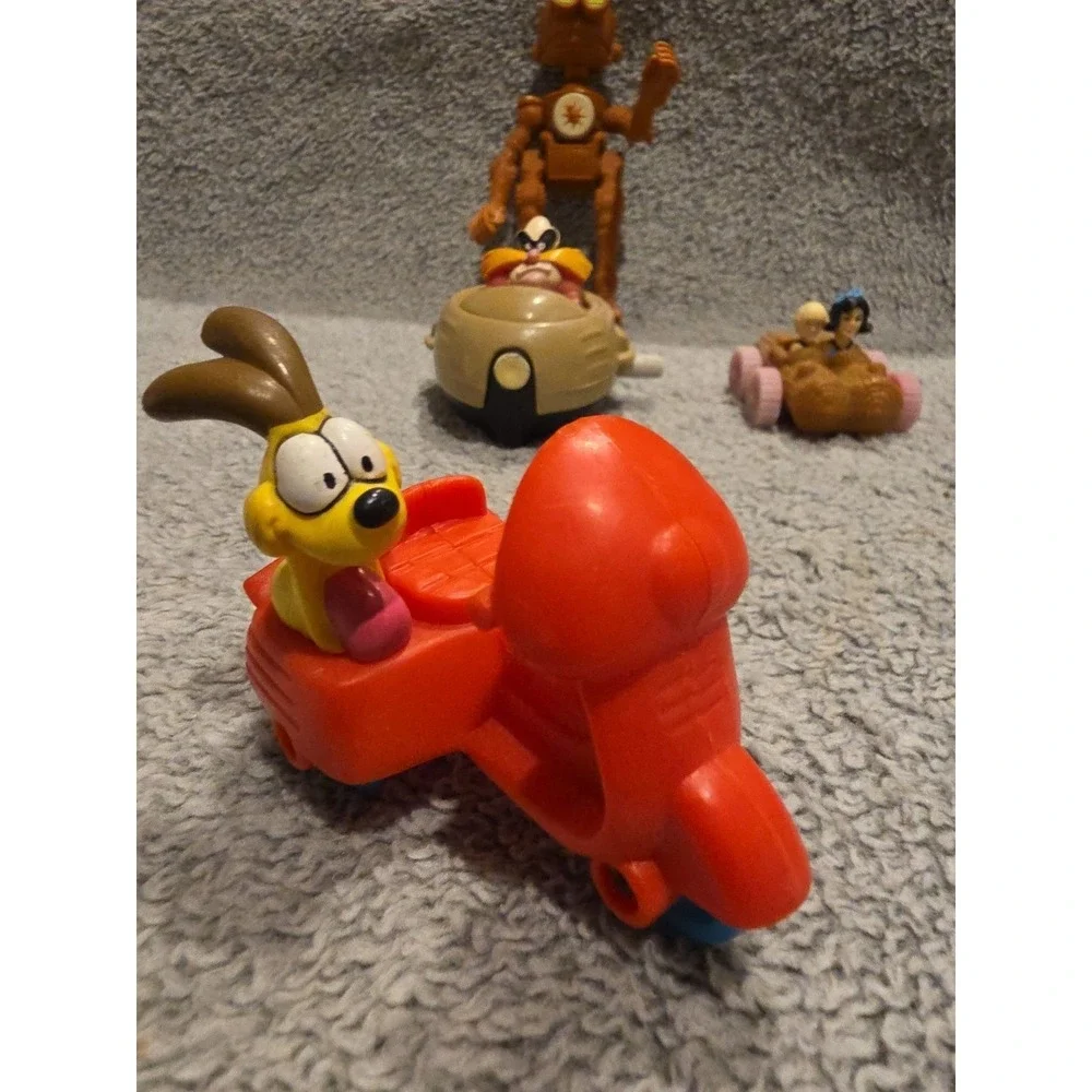 90s And Early 2000s McDonalds Toy Lot Sonic, Garfield, Flintstones, B.e.n, Piggy